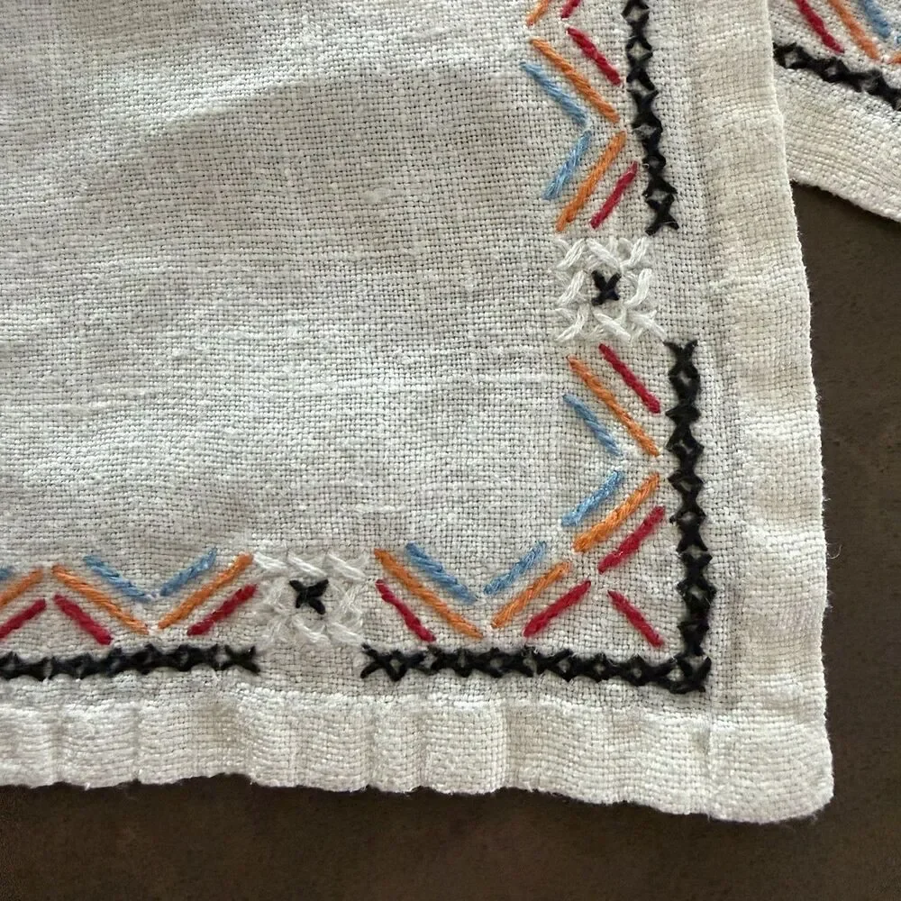 4 Vintage Hand Embroidered Linen Napkins Geometric Folk Style Table Linens Set